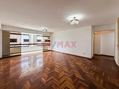 Venta de Departamento en Santiago de Surco - Lima 3 Dormitorios