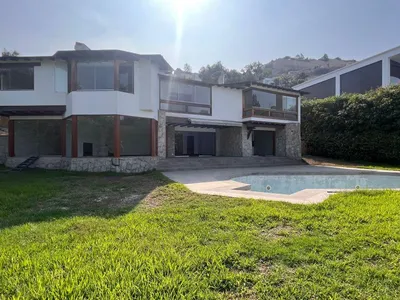 Venta de Casa en Santiago de Surco - Lima 4 Dormitorios