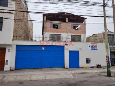 Espectacular Terreno En Plena Avenida Los Pinos - Chorrillos
