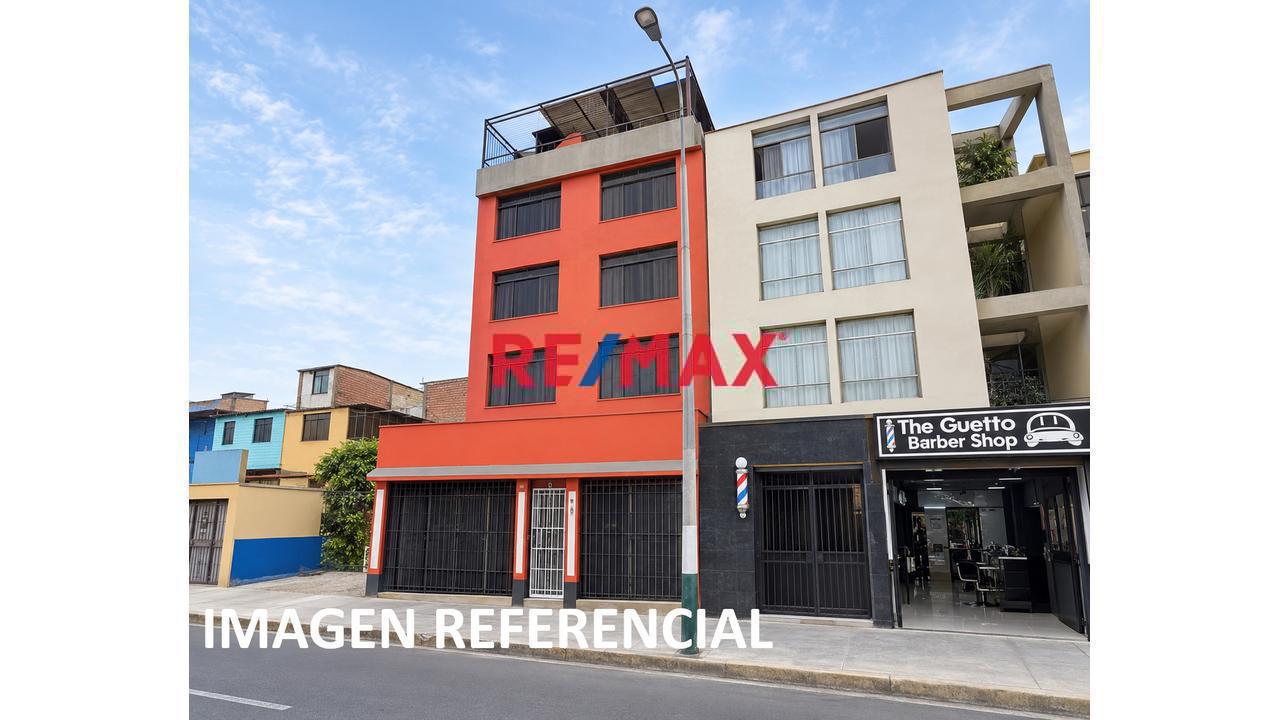 Amplio Local Comercial De 4 Niveles En Av. Samuel Alcázar – Rímac