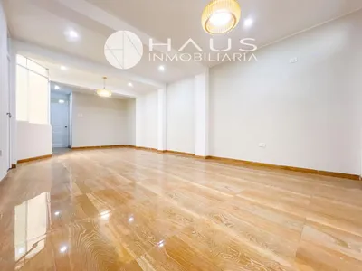 Venta de Departamento en Villa María del Triunfo - Lima 4 Dormitorios 