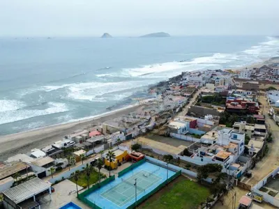 Venta de Casa de Playa en Lurín - Lima 4 Dormitorios 