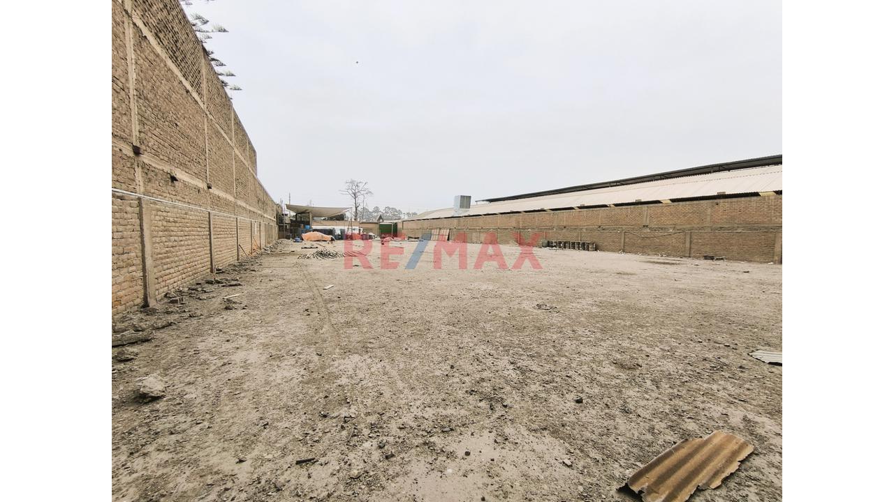 Terreno En Venta De 2700M² – Av. Los Cisnes – Santa María De Huachipa