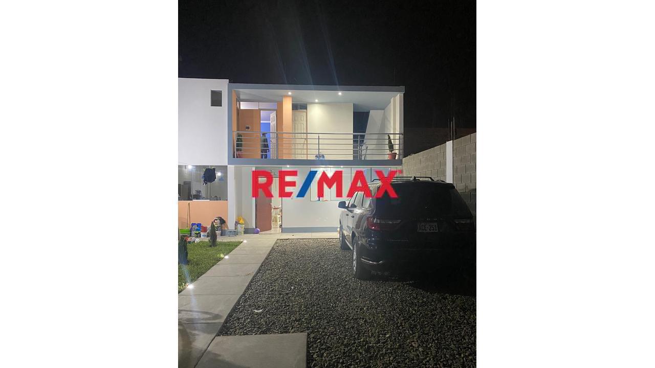 ¡Inversión Inteligente! En La Encalada: Casa De 3 Pisos Con Parámetros Para Ampliar  - $149,000