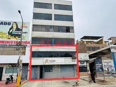 Se Alquila Local Doble Altura Con Mezaninne Frente A Real Plaza De Pro Los Olivos