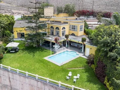 Alquiler de Casa en Santiago de Surco - Lima 4 Dormitorios 