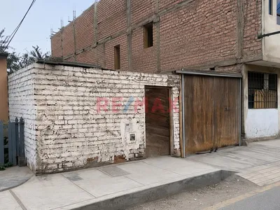 Vendo Casa Como Terreno En Puente Piedra, A Cuadras De La Panamericana Norte 🏡🏡