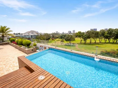 Venta de Departamento en Santiago de Surco - Lima 4 Dormitorios 