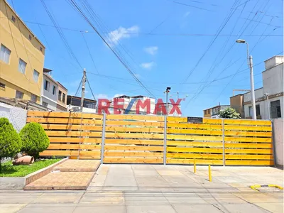 🏡🔥 ¡Oportunidad De Inversión En Chorrillos! Casa De 3 Pisos Por Solo Us$ 100,000 🔥🏡
