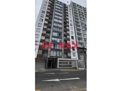 ¡Vive A Pasos Del Malecon!  Se Alquila Lindo Departamento Amoblado Con Balcon Y Vista Lateral Al Mar En San Miguel