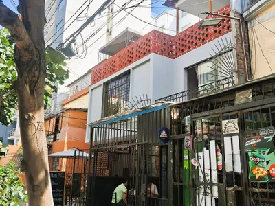 Venta de Casa en - Lima 5 Dormitorios 