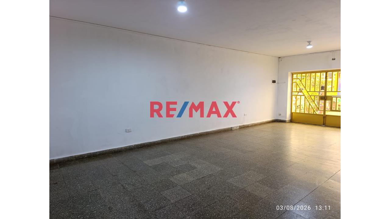 ¡Oportunidad! Venta De Departamento Con Frente Comercial Y Amplio Terreno Posterior, Frente Al Complejo Municipal Jerusalen  $ 75,000 Dolares