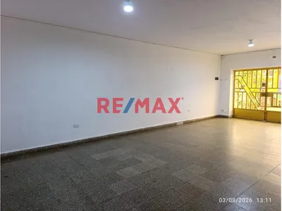 ¡Oportunidad! Venta De Departamento Con Frente Comercial Y Amplio Terreno Posterior, Frente Al Complejo Municipal Jerusalen  $ 99,000 Dolares