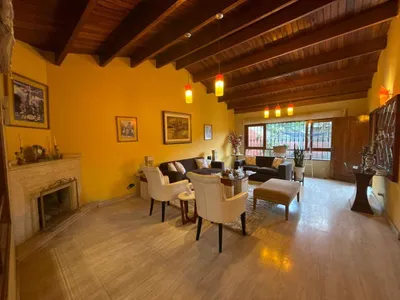 Venta de Casa en Santiago de Surco - Lima 4 Dormitorios