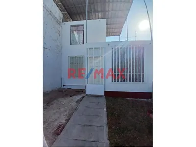 Se Vende Casa De 2 Pisos En Corales Ii, Cerca A Upao Y A La Udep