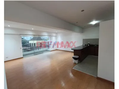 Miraflores. Cómodo Departamento En Edificio Moderno De 2 De Mayo, Miraflores