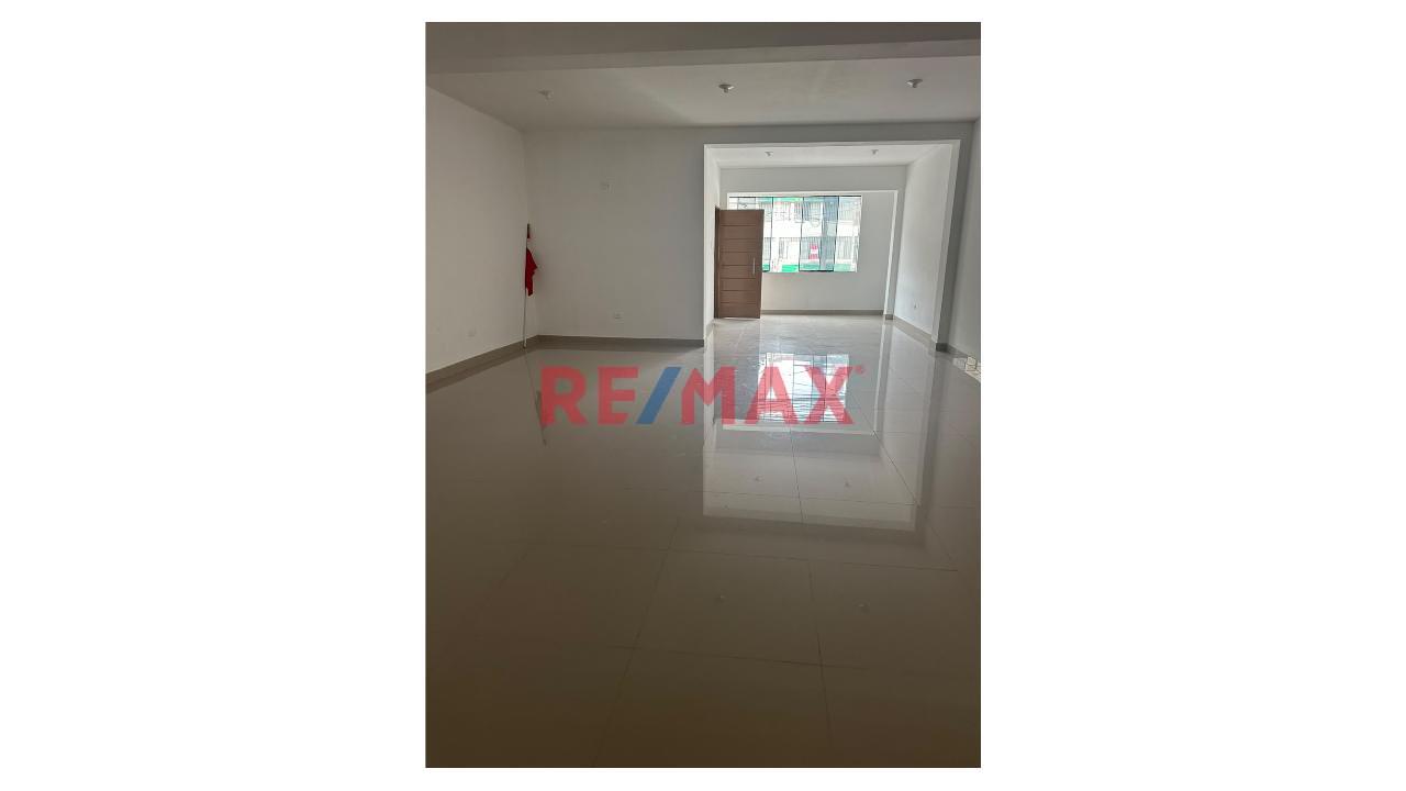 🏢 Local Comercial De 3 Pisos En Alquiler