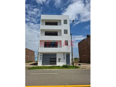 Departamento En Alquiler En Tercer Piso En Urbanización La Ensenada Iii Etapa - Detrás De La Uss