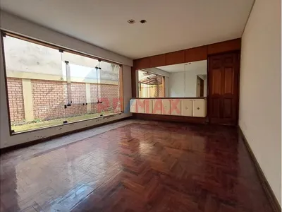 Alquiler de Casa en Santiago de Surco - Lima 7 Dormitorios 