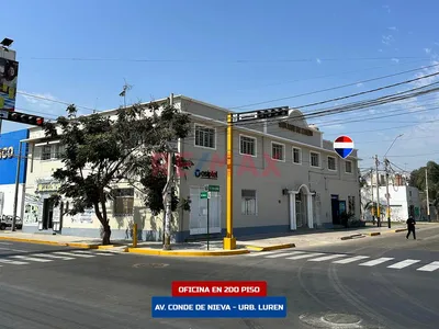 Oficina En Alquiler En Segundo Piso Frente Al Templo De Luren (Ica)