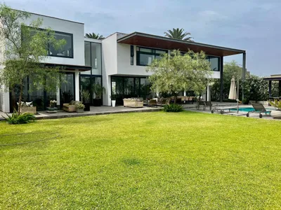 Venta de Casa en Santiago de Surco - Lima 4 Dormitorios