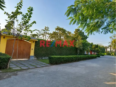 🏡🌿✨ ¡Atención Familias E Inversionistas! Descubre Esta Espectacular Casa De Campo Con Piscina, Amplias Áreas Verdes, Departamento Y Mini Departamento En Huachipa 🏊‍♀️🌳💫