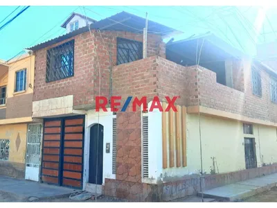 Casa En Venta 2 Pisos P.J. 9 De Octubre Chiclayo