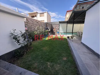 Casa En Alquiler Urb. El Rosario – Cayma