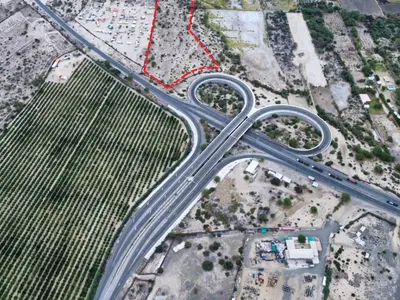 🔰Oportunidad De Terreno A Filo De Pista 📐4.012 Has 🛣️Con 86 Metros Frente A Carretera 😮6 Dolares 💲 X M²