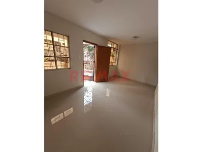 Alquiler Departamentto Remodelado Frente A Parque Distrito De Rimac