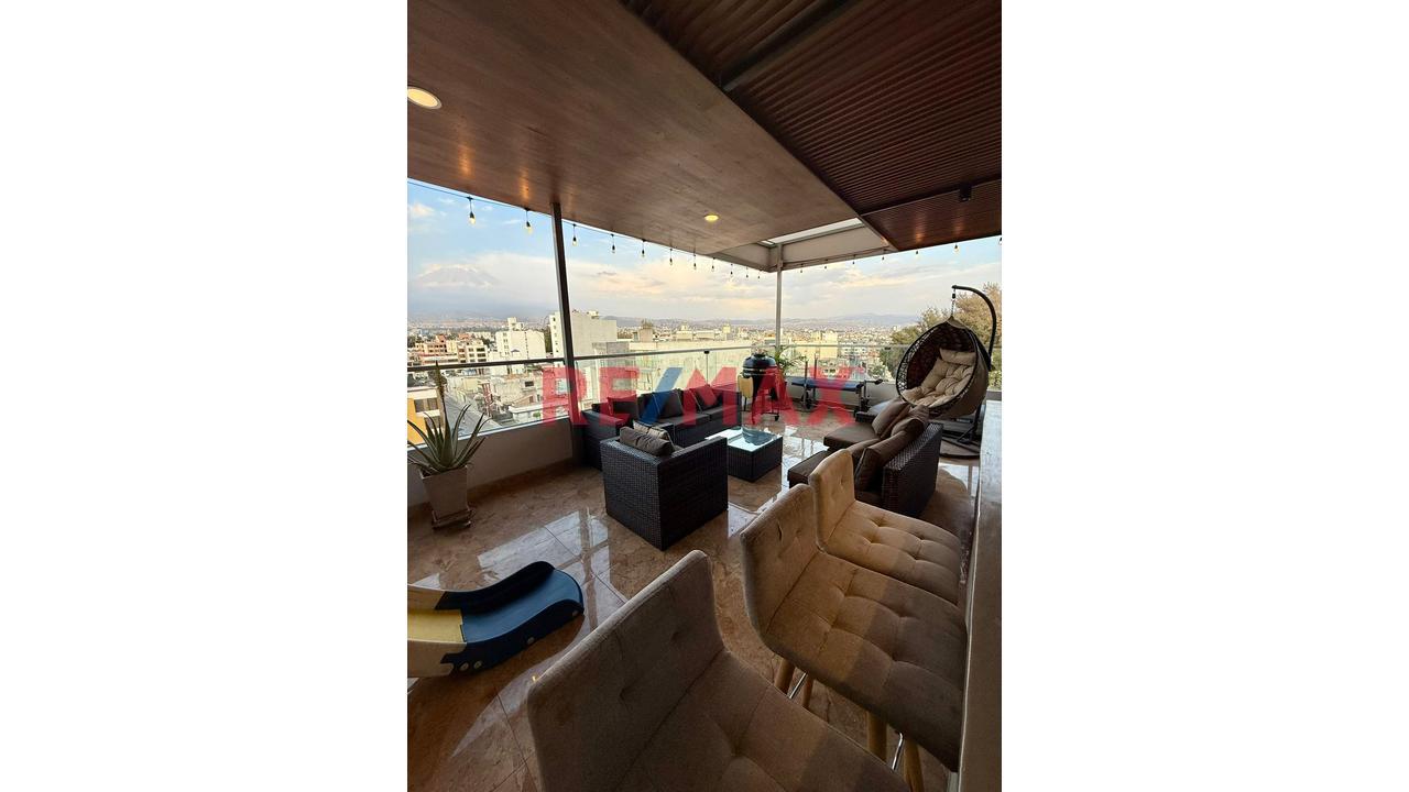 ¡Dúplex En Venta En Umacollo – Vive Con Comodidad, Vista Y Ubicación Estratégica!