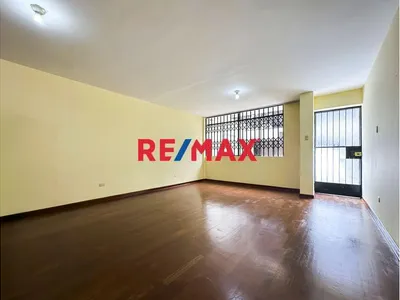 🏡 En Venta Departamento En Primer Piso – Santa Raquel, La Molina