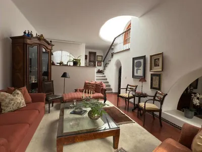 Casa en venta · Aurora, Miraflores · 304 m², 4 dorm.
