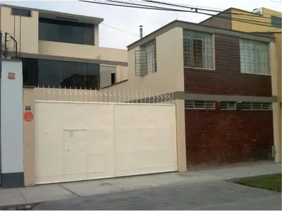 Venta de Local Comercial en Chorrillos - Lima 6 Dormitorios 
