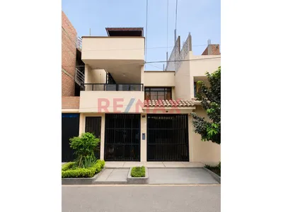 Vendo Casa Con Cochera Y Terraza En Comas