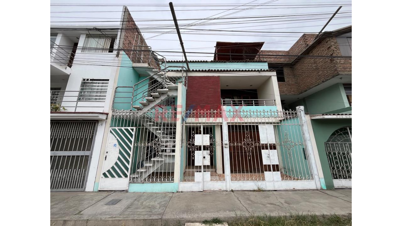 Venta Casa 3 Pisos Urb. Santa Maria V Etapa