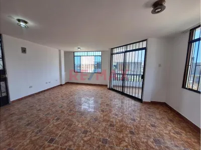 Venta de Departamento en Comas - Lima 3 Dormitorios 