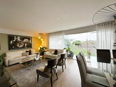 Venta de Departamento en Santiago de Surco - Lima 5 Dormitorios