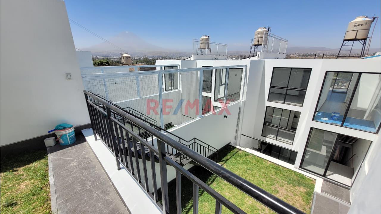 🏡✨ ¡Hermosa Casa En Estreno En Sachaca! ✨🌋 Terraza Privada Con Hermosa Vista A Los Volcanes