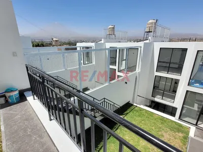 🏡✨ ¡Hermosa Casa En Estreno En Sachaca! ✨🌋 Terraza Privada Con Hermosa Vista A Los Volcanes