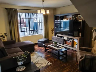 Venta de Casa en Ate - Lima 6 Dormitorios 