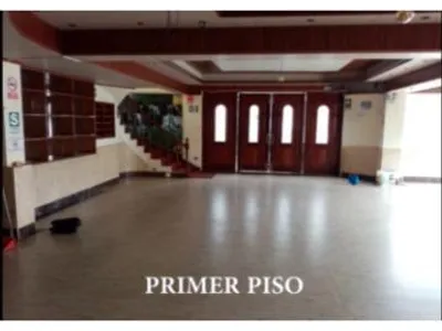 Venta de Local Comercial en Santiago de Surco - Lima 6 Dormitorios