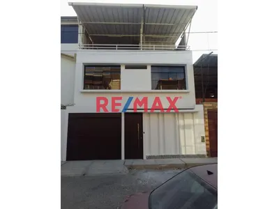 Exclusiva Casa De 3 Pisos En Miraflores Country Club – Iv Etapa  Mz.Bq Lt 06 Ca.E.