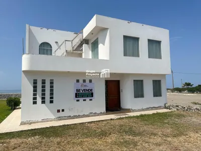 Venta de Casa en Lurín - Lima 4 Dormitorios