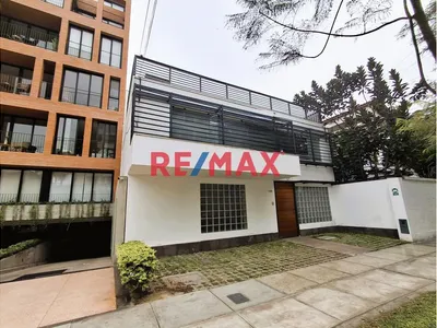 Alquiler De Oficina Amplia Y Estratégica – Miraflores (Cerca Al Óvalo Gutiérrez Y Huaca Pucllana)