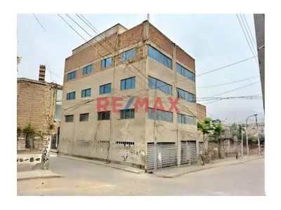 Venta de Local Comercial en La Molina - Lima 0 Dormitorio 