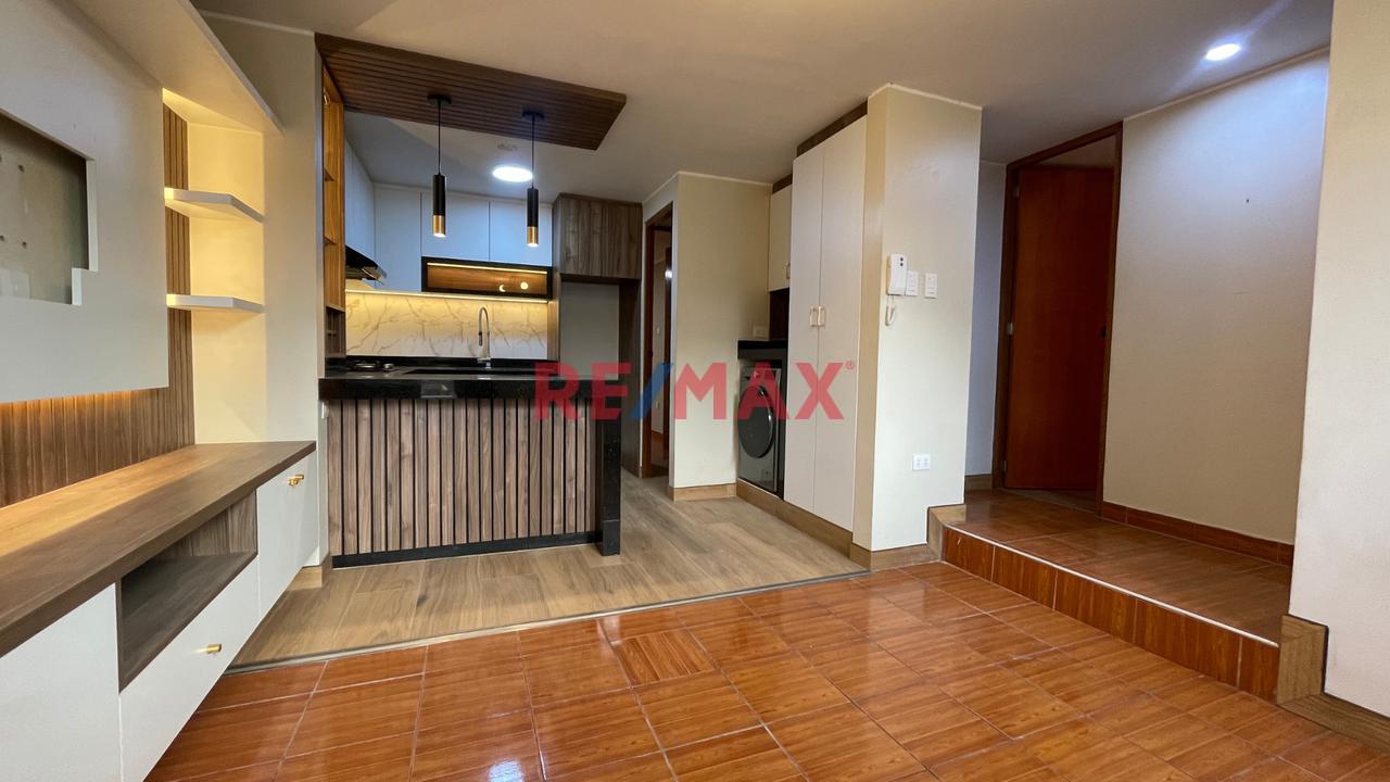 Alquilo Moderno Dpto Renovado  Y Semi Amoblado (2Do Piso) En Surco