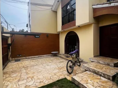Venta de Casa en La Molina - Lima 4 Dormitorios