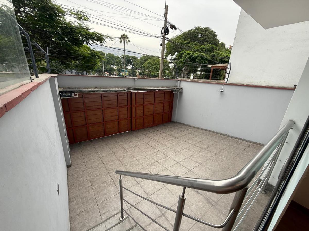 Venta de Departamento en Santiago de Surco - Lima 0 Dormitorio 