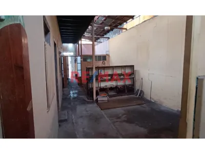 Venta De Casa Como Terreno - Centro De Ilo